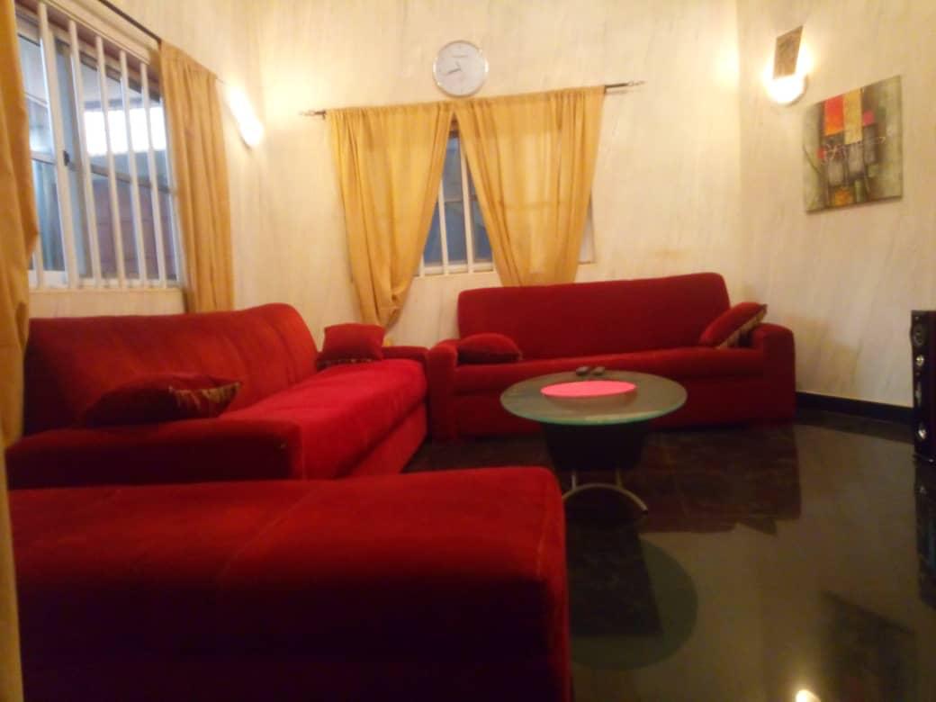 N° 5041 :
                            Appartement meublé à louer , Amadahome, Lome, Togo : 200 000 XOF/mois