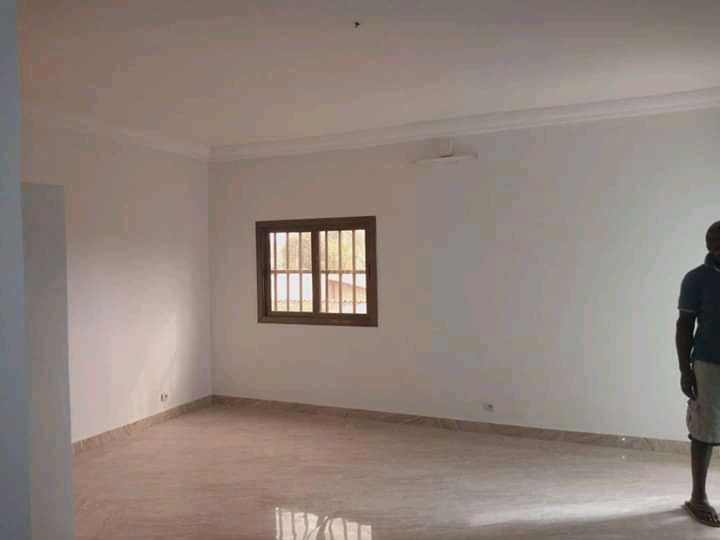 N° 5058 :
                            Chambre salon à louer , Agoe, Lome, Togo : 50 000 XOF/mois