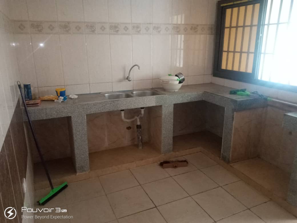 N° 5053 :
                            Villa à louer , Kegue, Lome, Togo : 180 000 XOF/mois