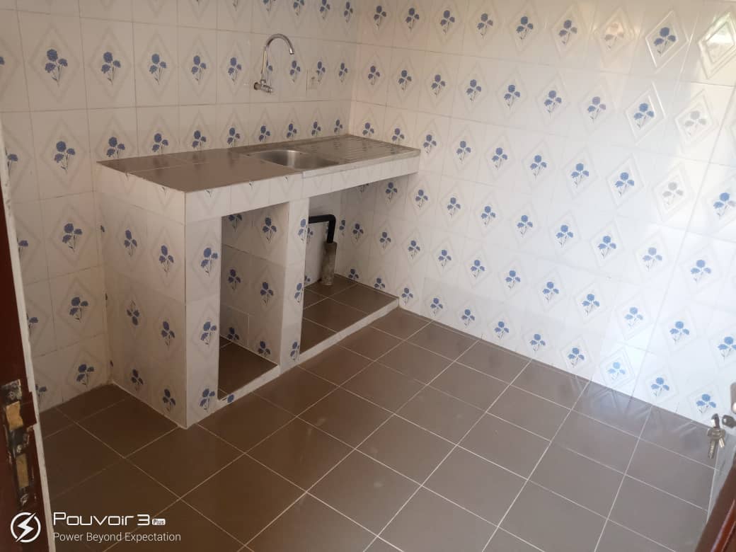 N° 5056 :
                            Chambre salon à louer , Agoe , Lome, Togo : 50 000 XOF/mois