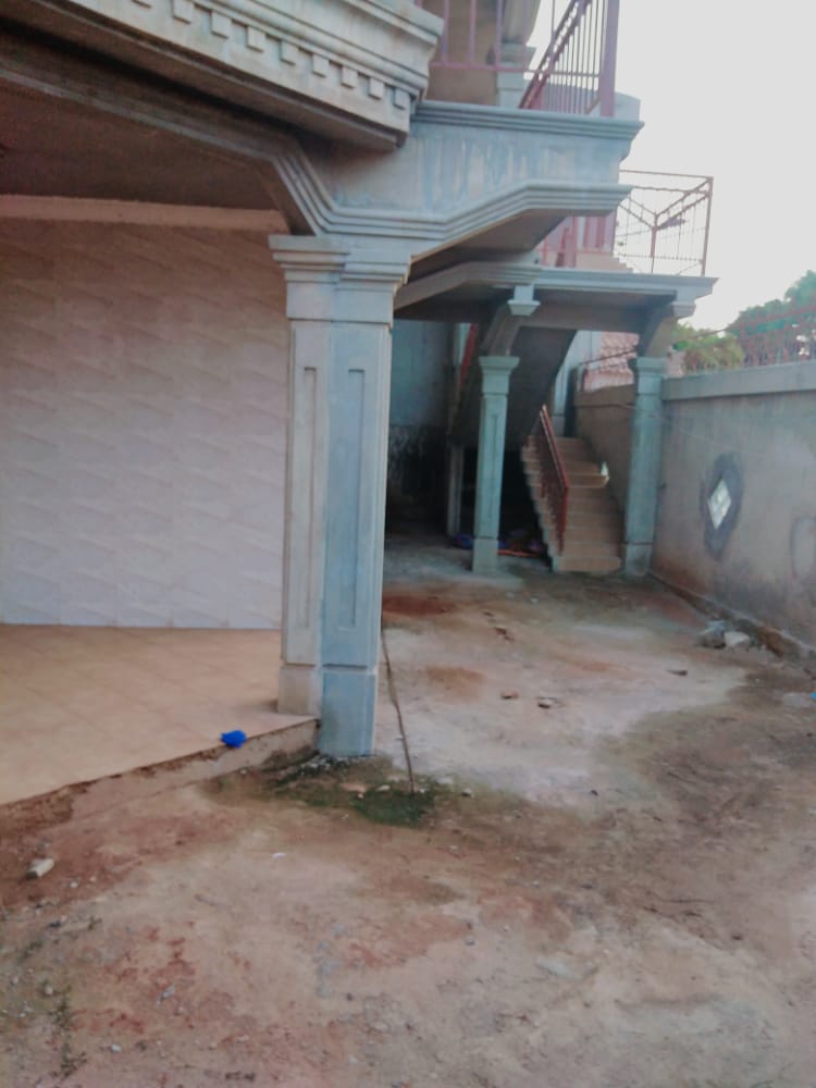 N° 5061 :
                            Villa à louer , Leo2000, Lome, Togo : 500 000 XOF/mois
