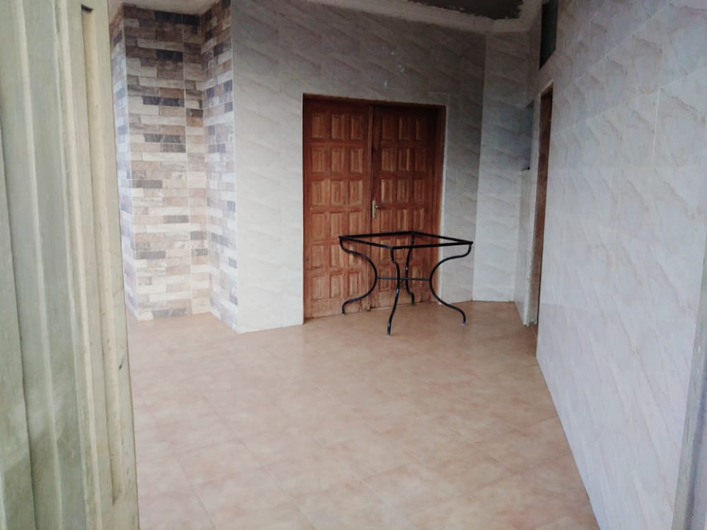 N° 5061 :
                            Villa à louer , Leo2000, Lome, Togo : 500 000 XOF/mois
