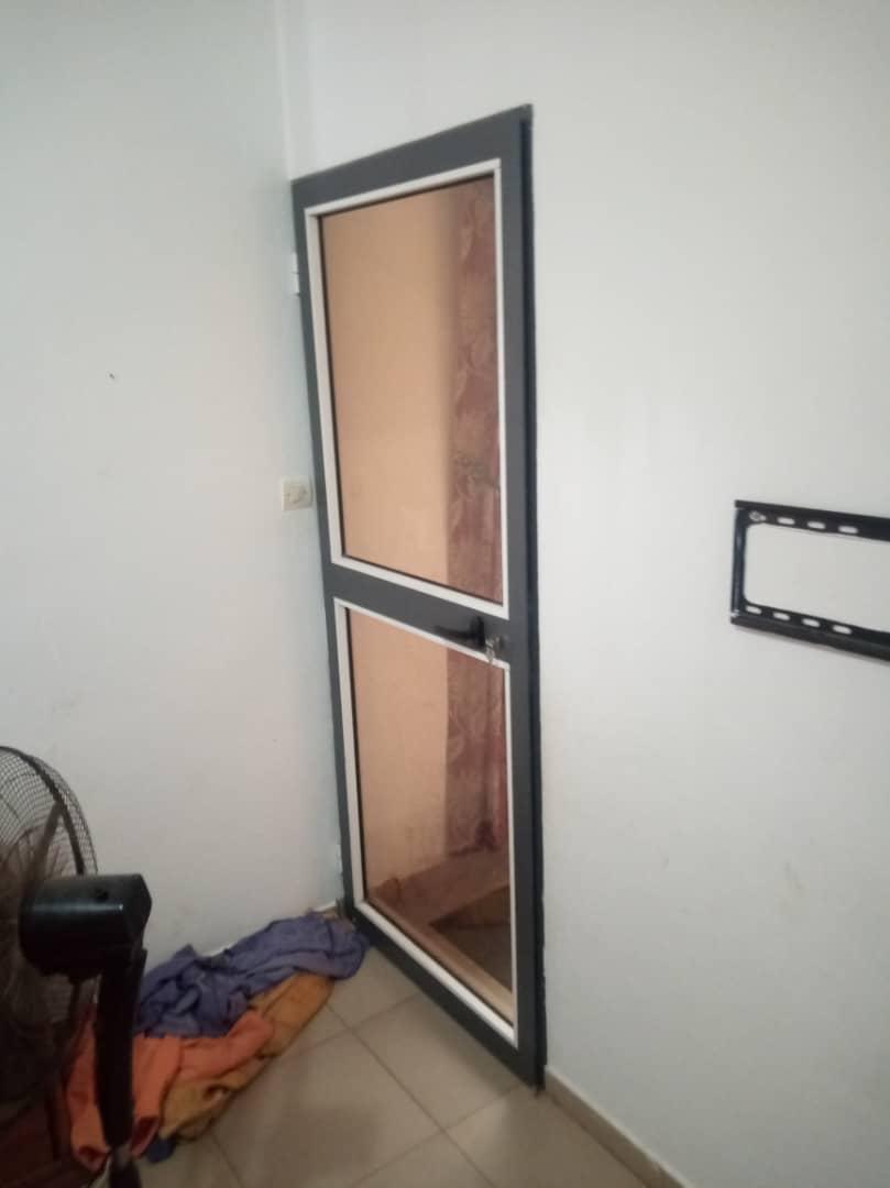N° 5082 :
                            Villa à vendre , Agoe, Lome, Togo : 15 000  000 XOF/vie