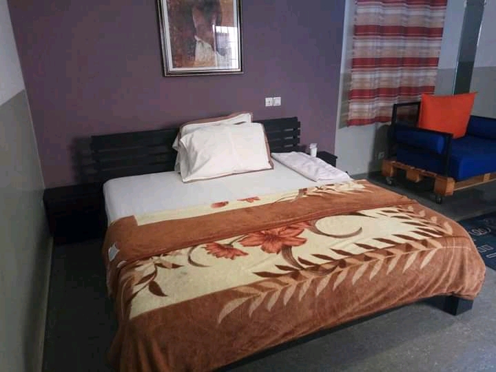 N° 5077 :
                            Studio meublé à louer , Be, Lome, Togo : 200 000 XOF/mois