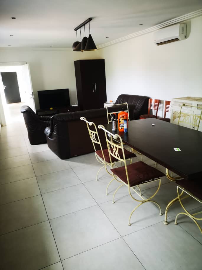 N° 5072 :
                            Villa meublée à louer , Hedzranawoe , Lome, Togo : 400 000 XOF/mois
