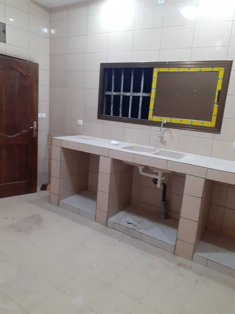 N° 5080 :
                            Appartement à louer , Djidjole, Lome, Togo : 150 000 XOF/mois