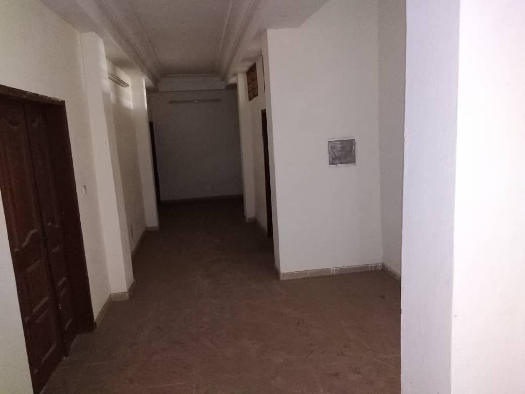 N° 5089 :
                            Immeuble commercial à louer , Assivito, Lome, Togo : 1 200  000 XOF/mois