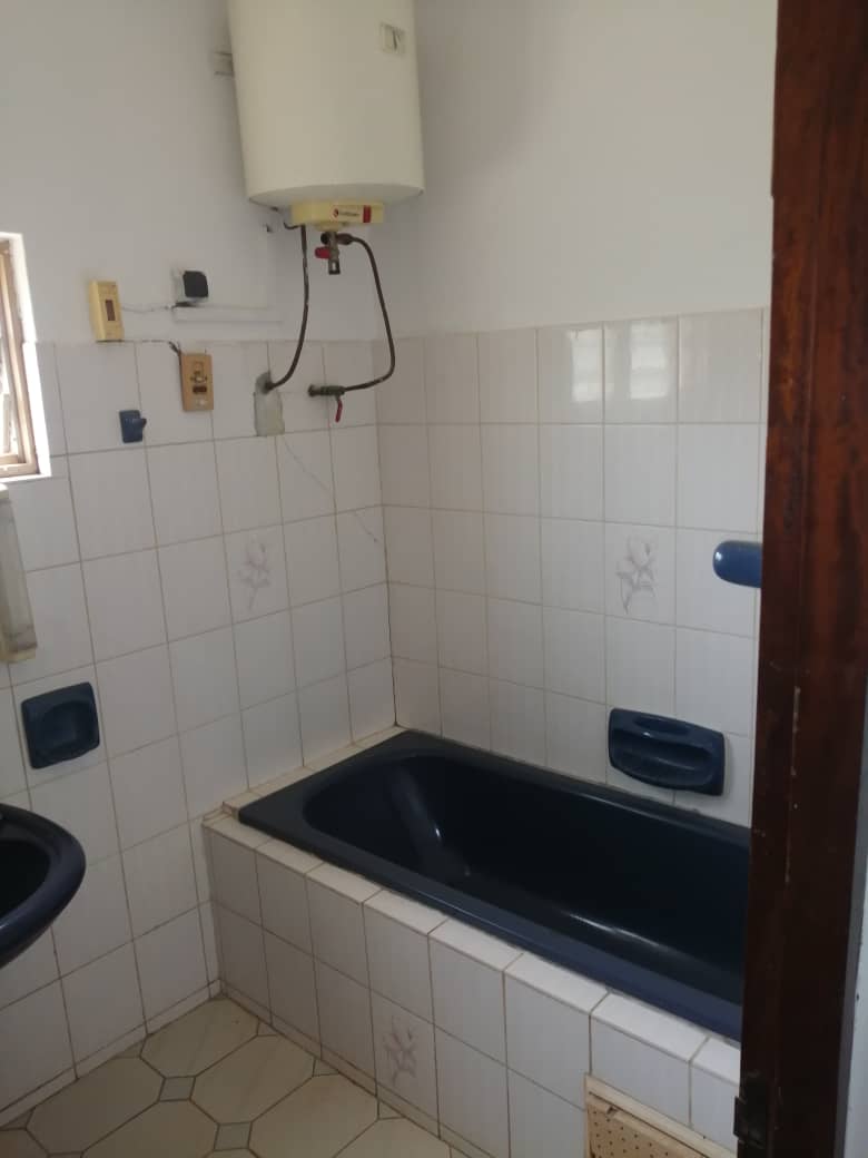 N° 5092 :
                            Villa à louer , Avenou, Lome, Togo : 350 000 XOF/mois