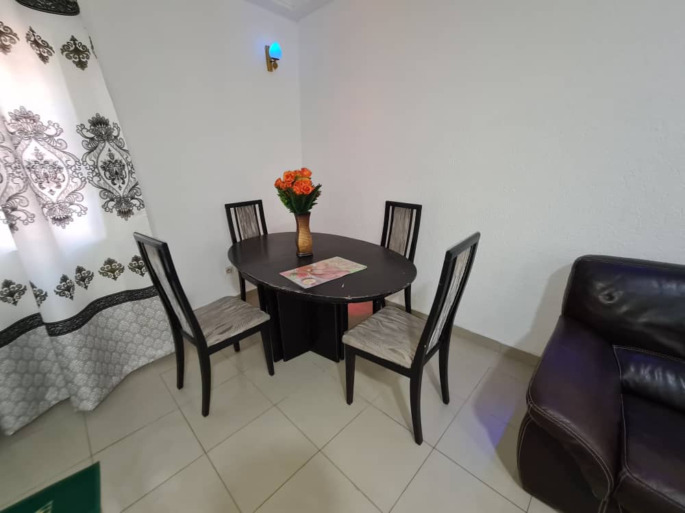 N° 5117 :
                            Appartement meublé à louer , Agoe, Lome, Togo : 350 000 XOF/mois