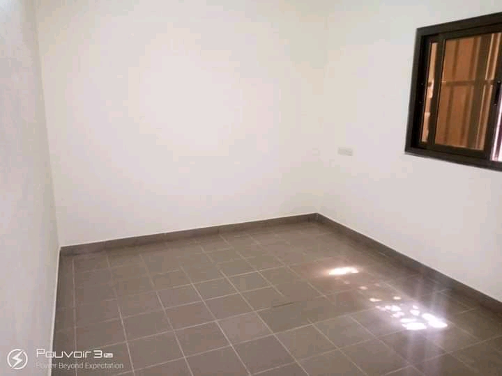N° 5120 :
                            Chambre salon à louer , Carrefour minamadou, Lome, Togo : 60 000 XOF/mois