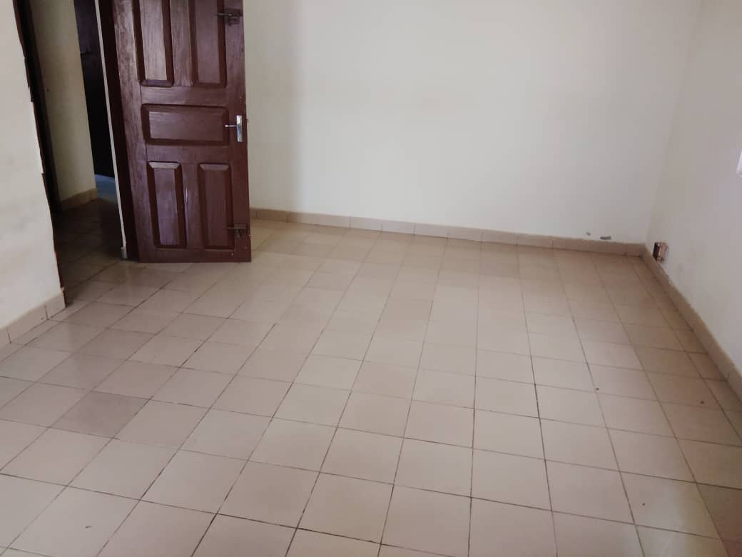 N° 5121 :
                            2 chambres salon à louer , Adidogome soviepe, Lome, Togo : 65 000 XOF/mois
