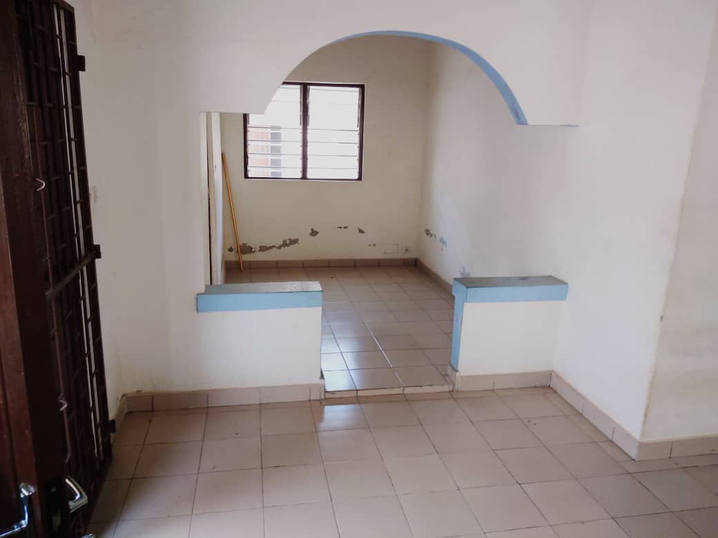 N° 5121 :
                            2 chambres salon à louer , Adidogome soviepe, Lome, Togo : 65 000 XOF/mois