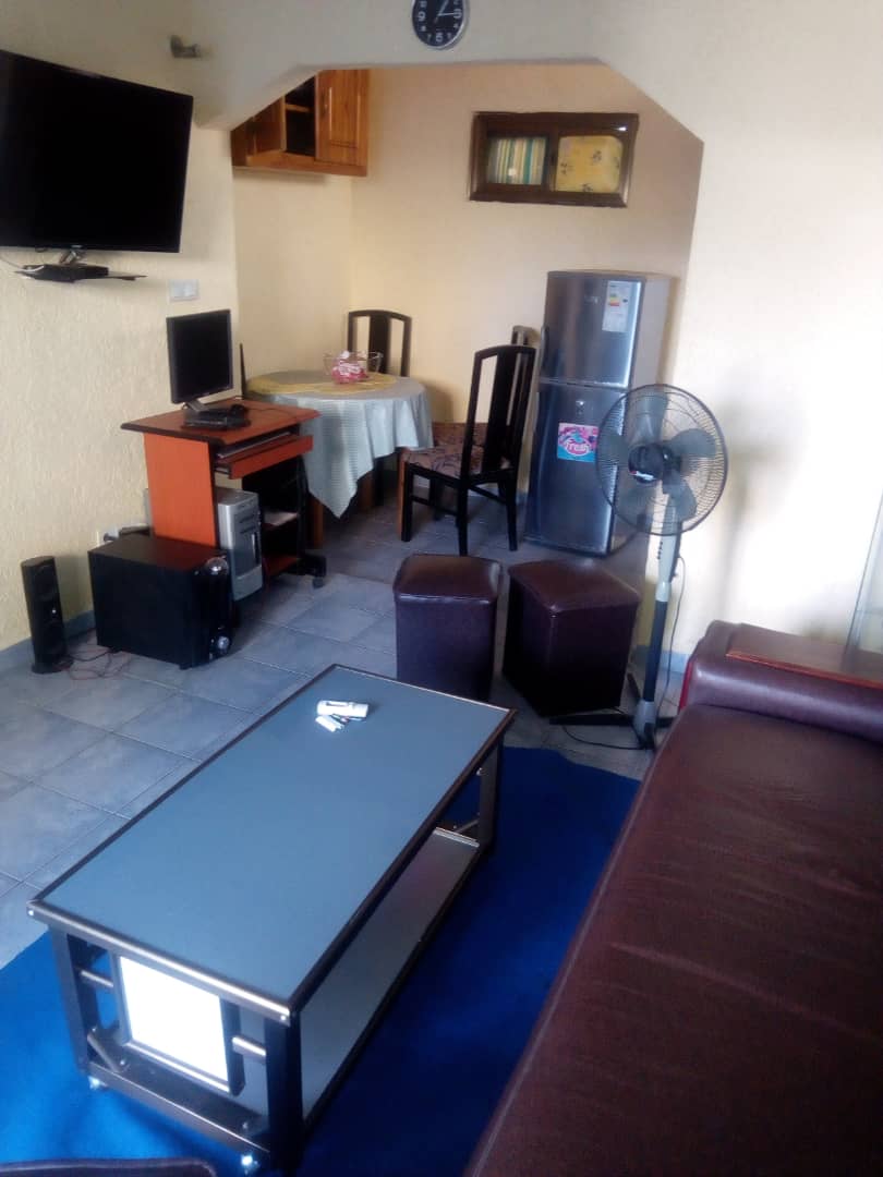 N° 5124 :
                            2 chambres salon à louer , Be station t-oil, Lome, Togo : 220 000 XOF/mois