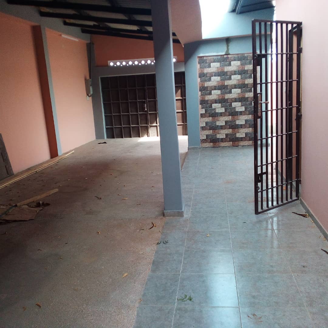 N° 5126 :
                            3 chambres salon à louer , Adidogome cite mokpokpo, Lome, Togo : 120 000 XOF/mois