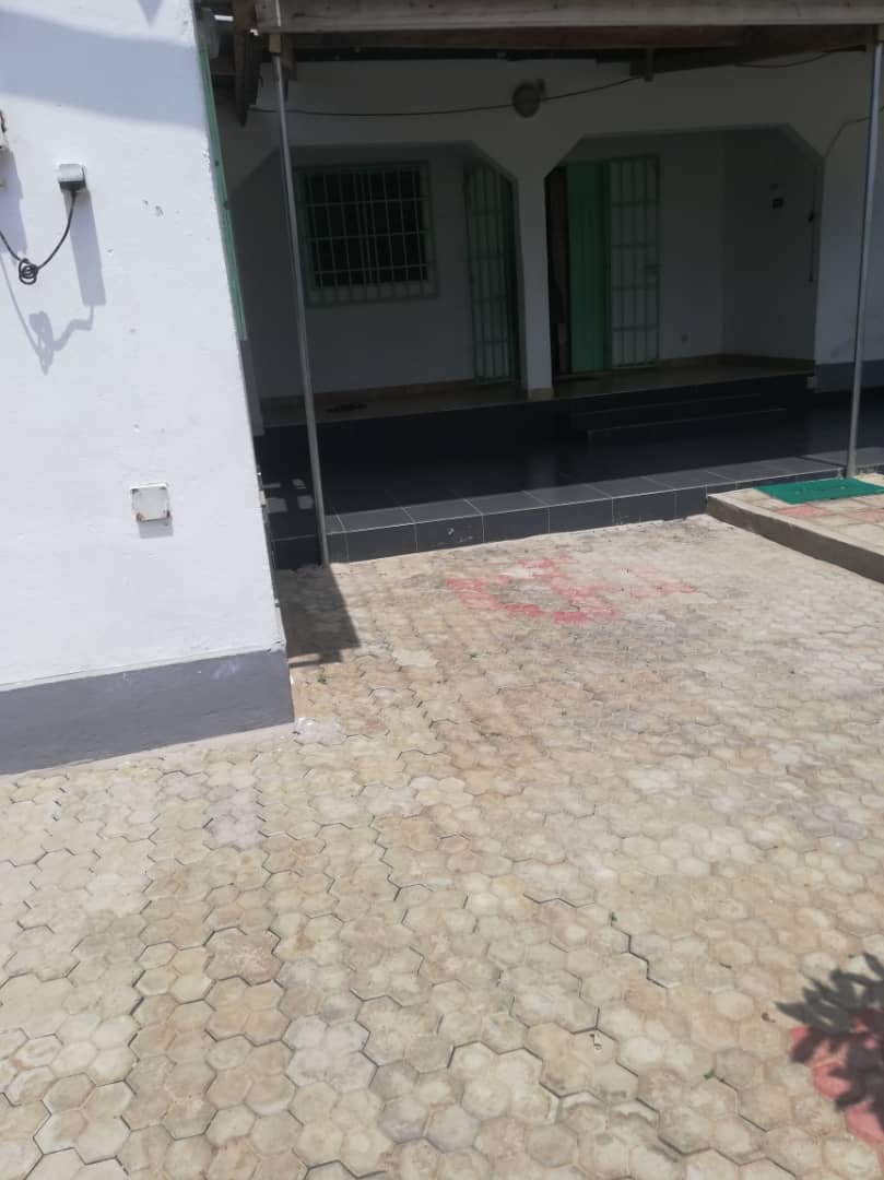N° 5137 :
                            Maison à vendre , Agoe sogbossito, Lome, Togo : 35 000  000 XOF/vie