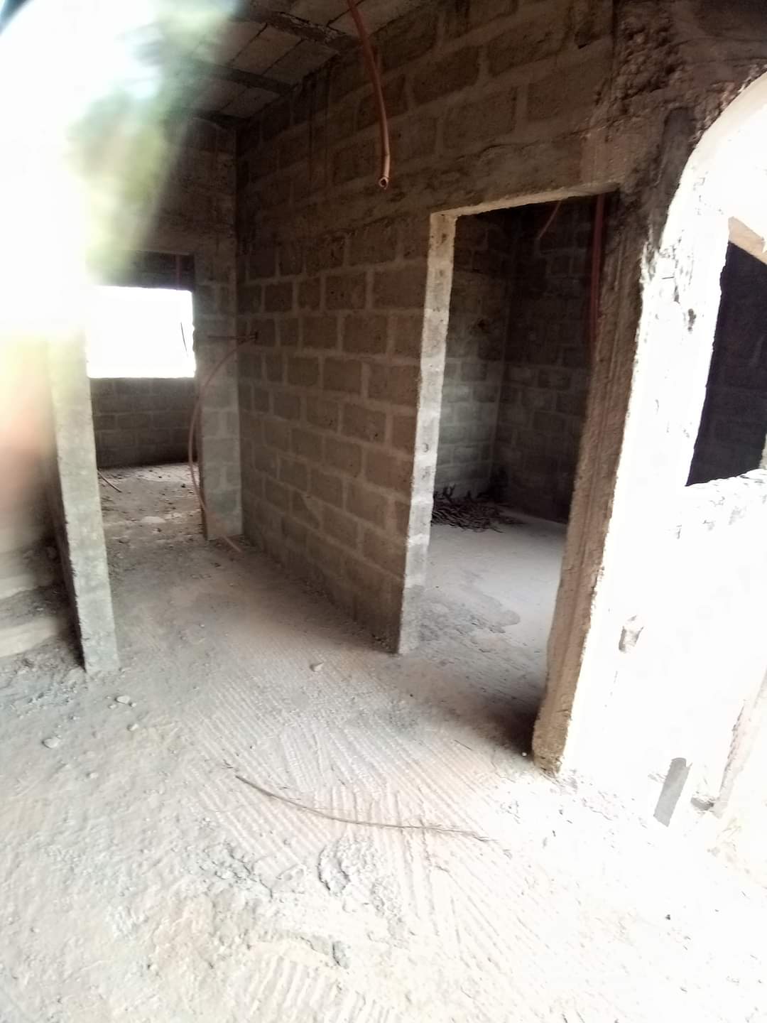 N° 5141 :
                            Immeuble commercial à vendre , Legbassito, Lome, Togo : 85 000  000 XOF/vie
