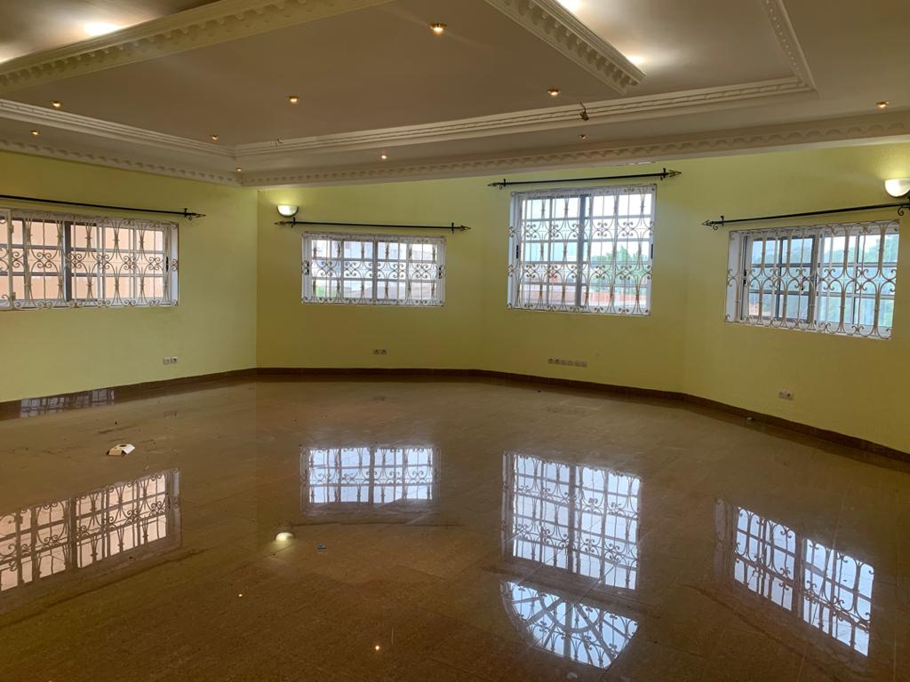 N° 5143 :
                            Villa à louer , Hedzranawoe, Lome, Togo : 1 200  000 XOF/mois