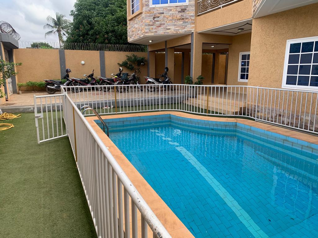 N° 5143 :
                            Villa à louer , Hedzranawoe, Lome, Togo : 1 200  000 XOF/mois