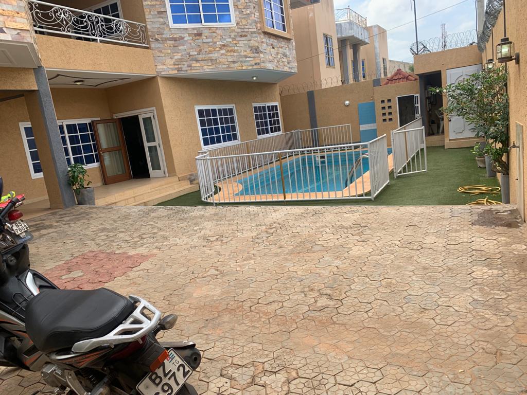 N° 5142 :
                            Villa à louer , Hedranawoe , Lome, Togo : 1 200  000 XOF/mois