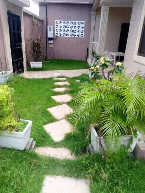N° 5145 :
                            Appartement meublé à louer , Baguida , Lome, Togo : 400 000 XOF/mois
