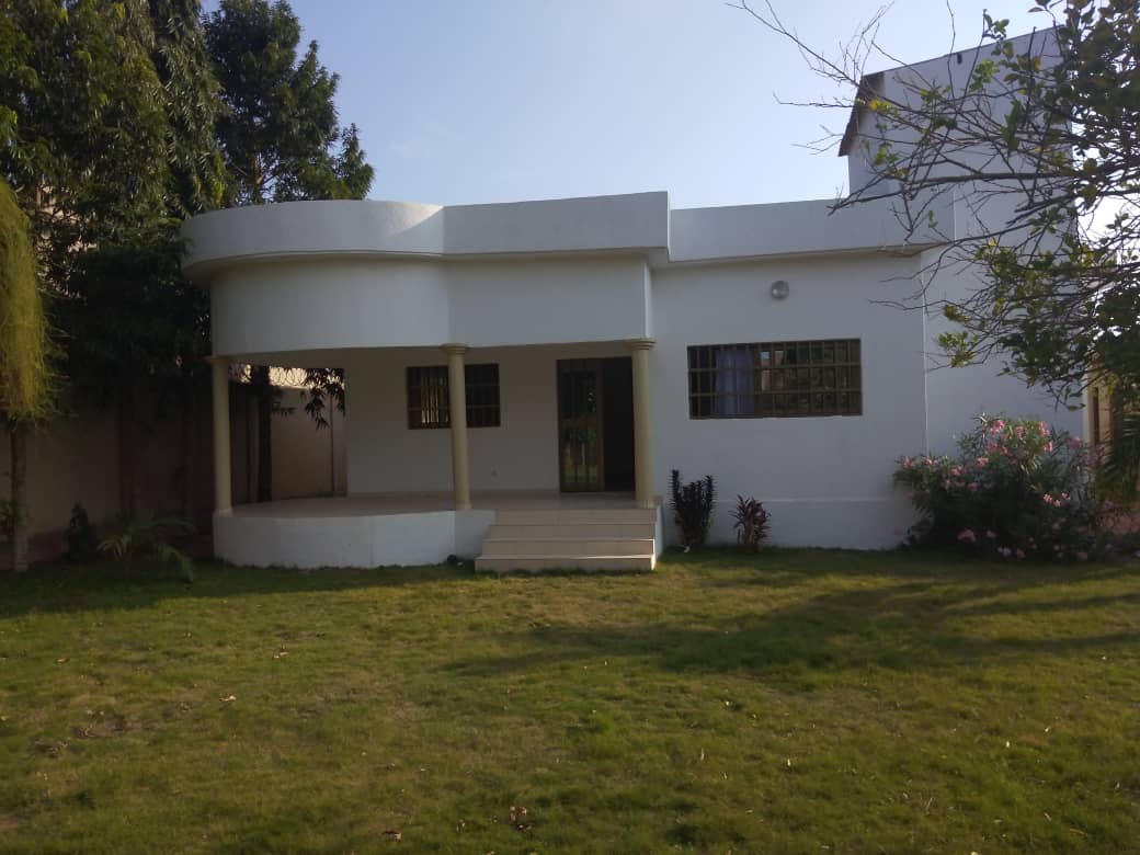 N° 5154 :
                            Villa meublée à louer , Amadahome, Lomé, Togo : 600 000 XOF/mois