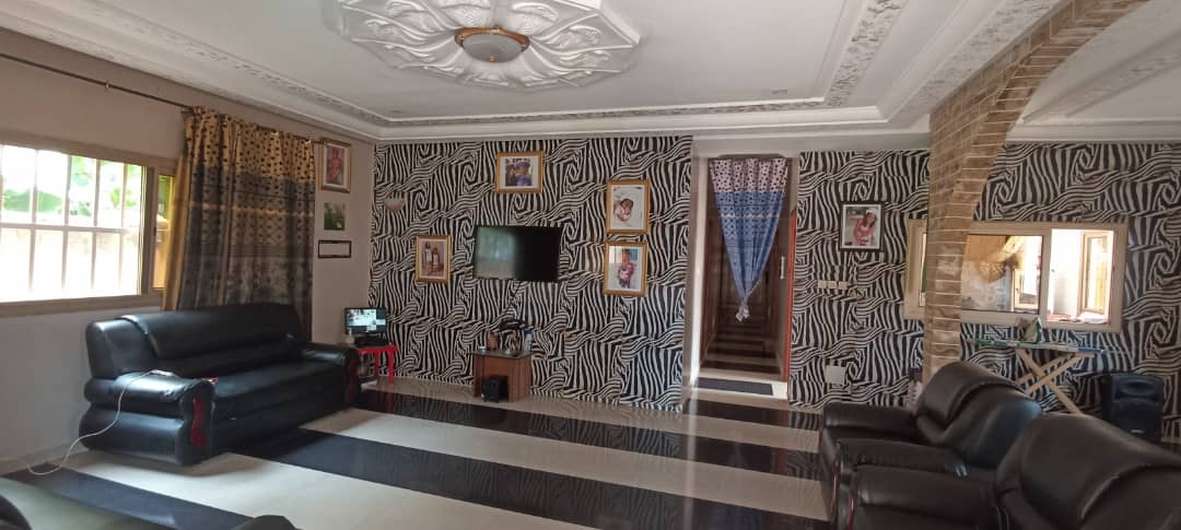 N° 5159 :
                            Villa à louer , Segbe,akato-deme, Lome, Togo : 140 000 XOF/mois