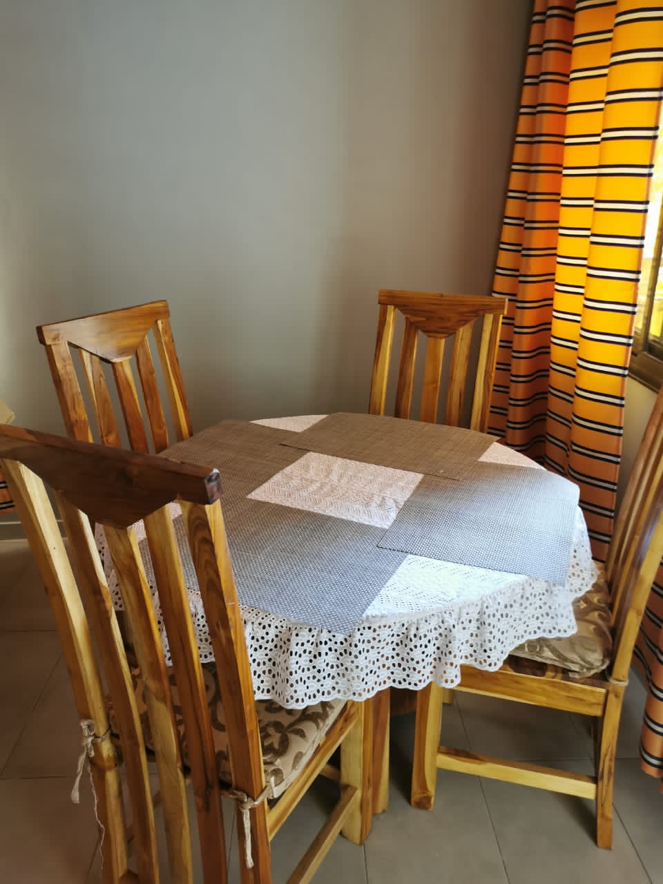 N° 5167 :
                            Appartement meublé à louer , Agbalepedo, Lome, Togo : 300 000 XOF/mois