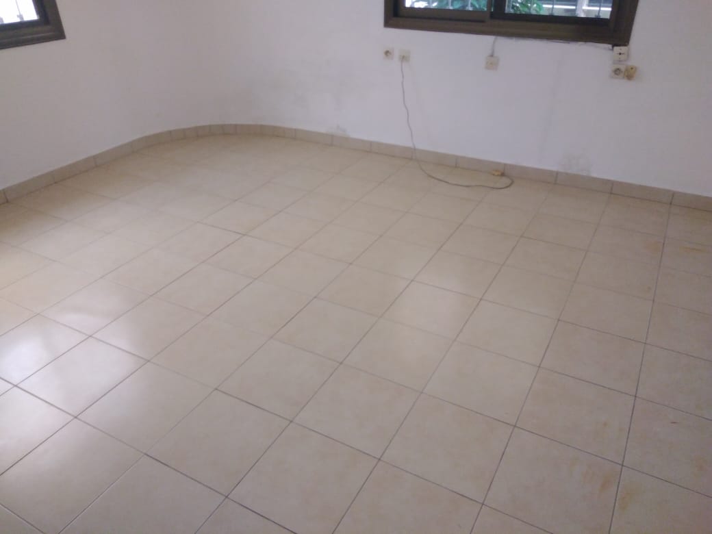 N° 5168 :
                            Villa à louer , Adidogome , Lome, Togo : 375 000 XOF/mois