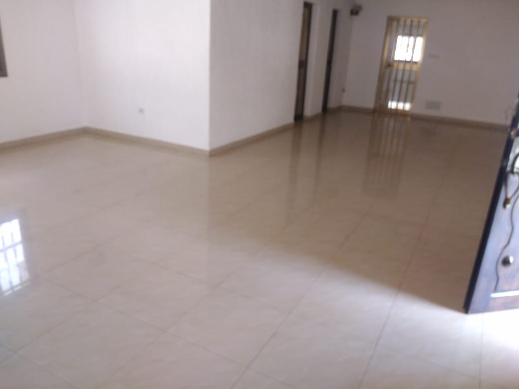 N° 5168 :
                            Villa à louer , Adidogome , Lome, Togo : 375 000 XOF/mois