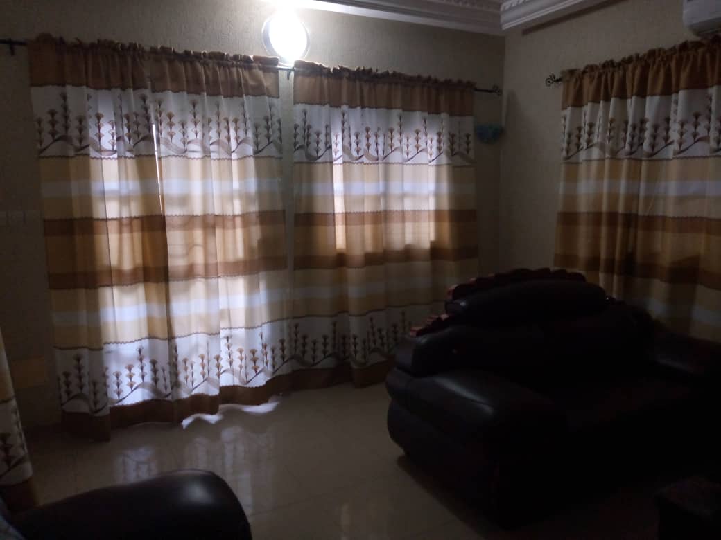 N° 5182 :
                            Villa meublée à louer , Avedji, Lome, Togo : 300 000 XOF/mois