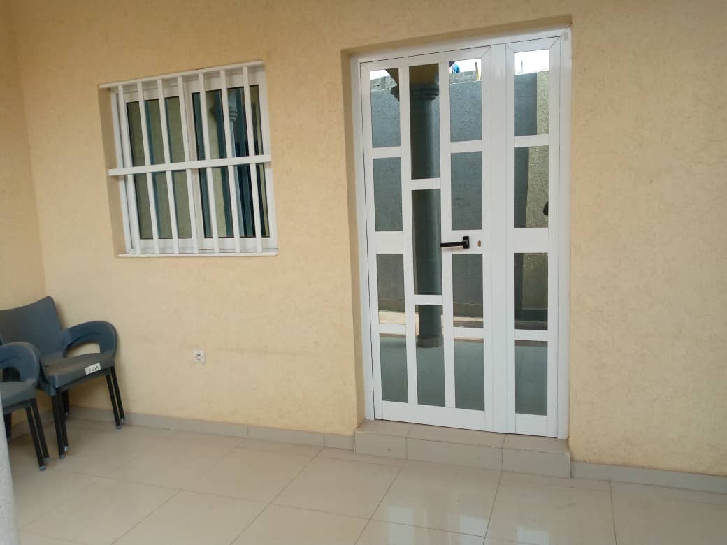 N° 5182 :
                            Villa meublée à louer , Avedji, Lome, Togo : 300 000 XOF/mois