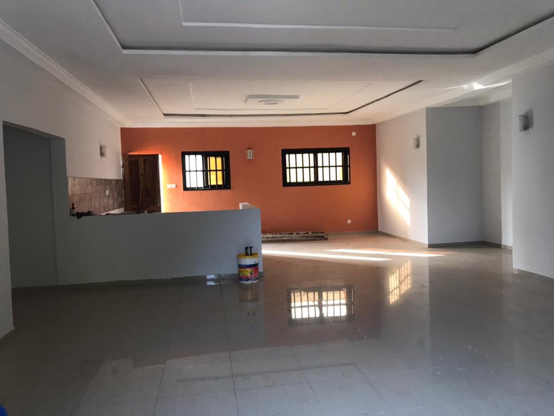 N° 5183 :
                            Villa à louer , Kegue, Lome, Togo : 300 000 XOF/mois