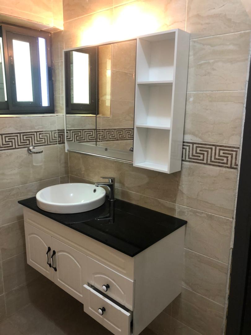 N° 5186 :
                            Studio meublé à louer , Agbalepedo, Lome, Togo : 210 000 XOF/mois