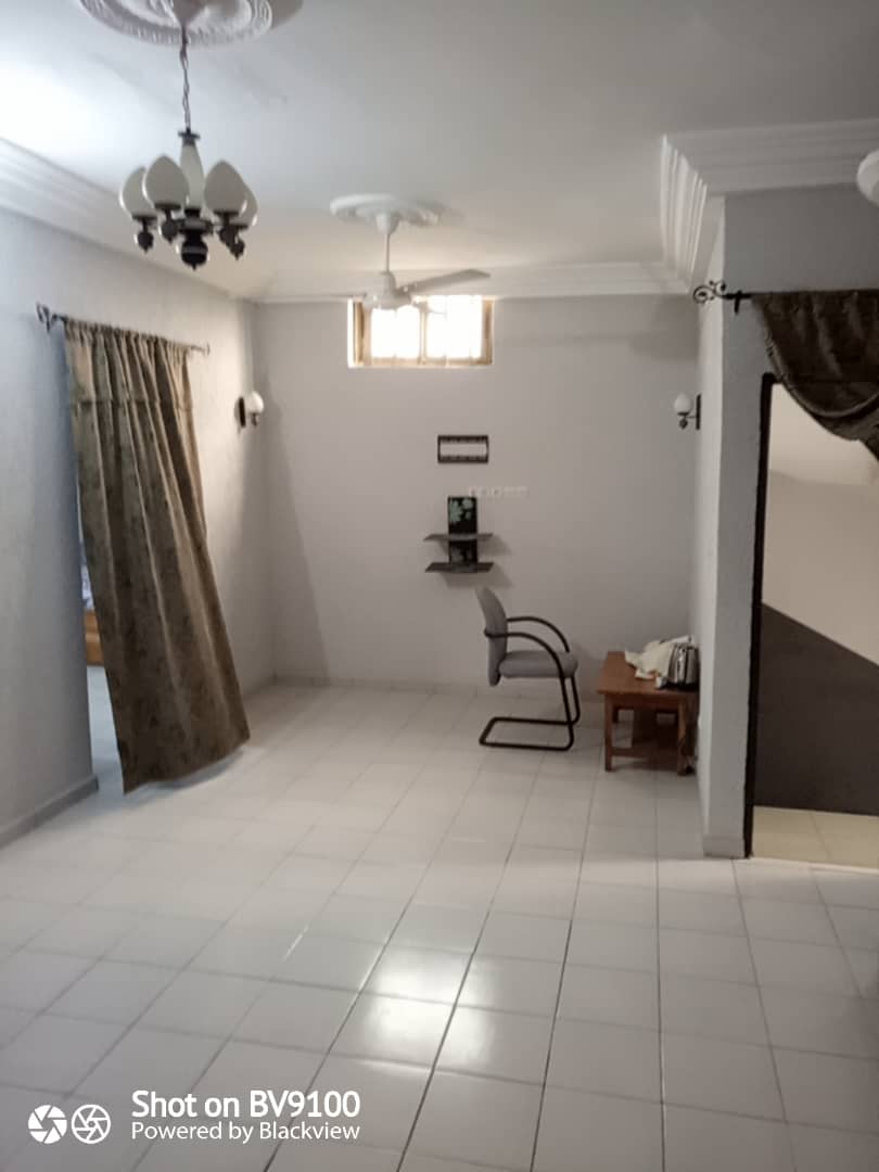 N° 5189 :
                            Villa meublée à louer , Baguida, Lome, Togo : 500 000 XOF/mois