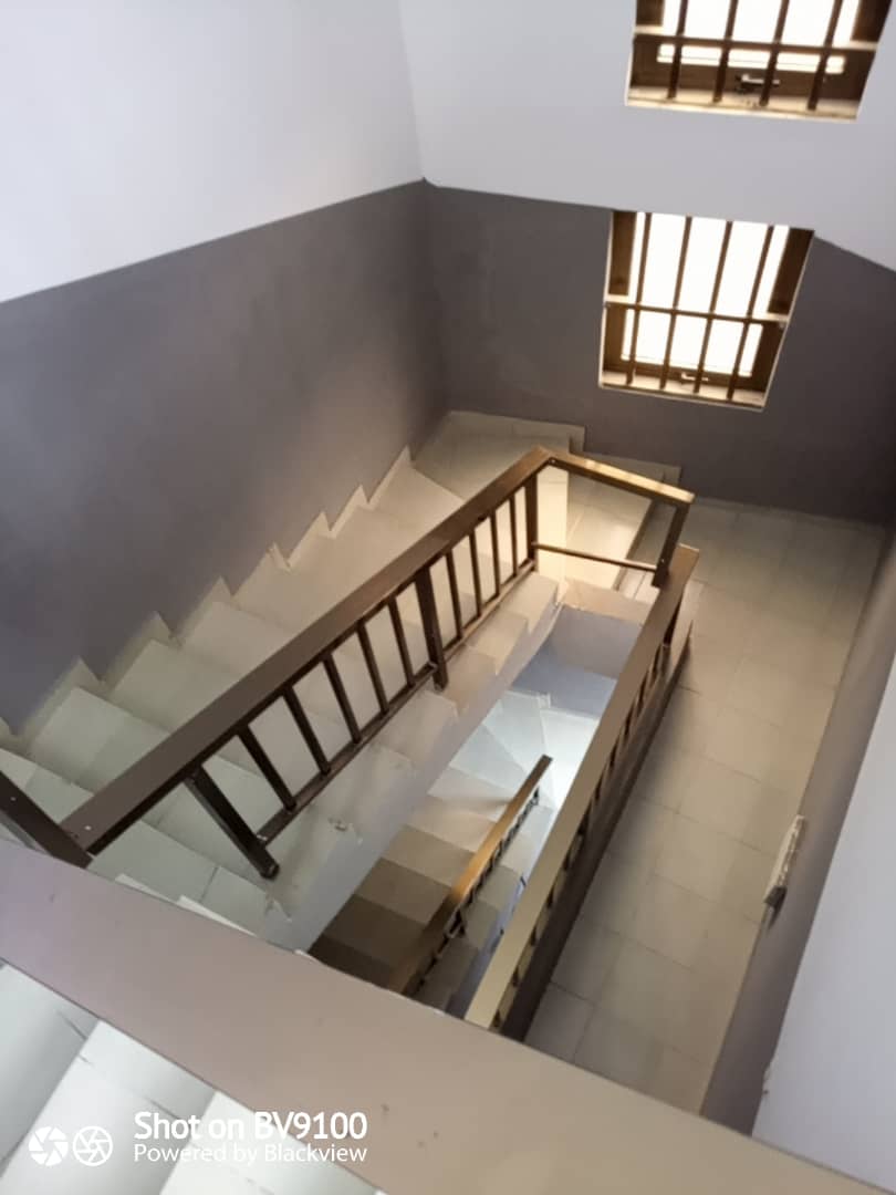 N° 5189 :
                            Villa meublée à louer , Baguida, Lome, Togo : 500 000 XOF/mois