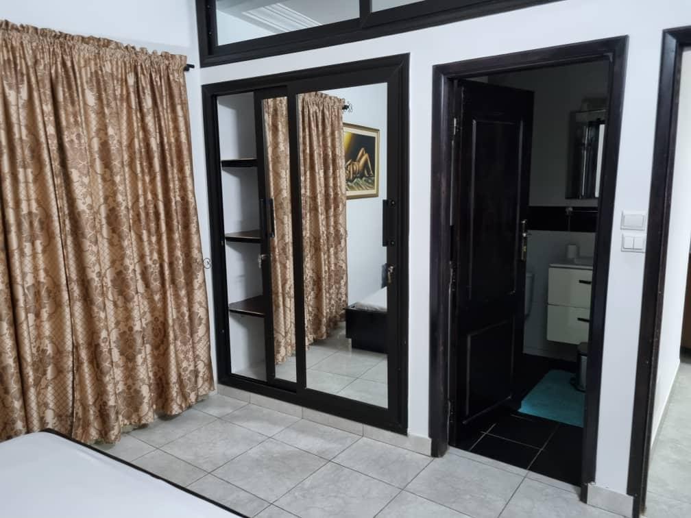 N° 5200 :
                            Appartement meublé à louer , Adidogome, Lome, Togo : 500 000 XOF/mois