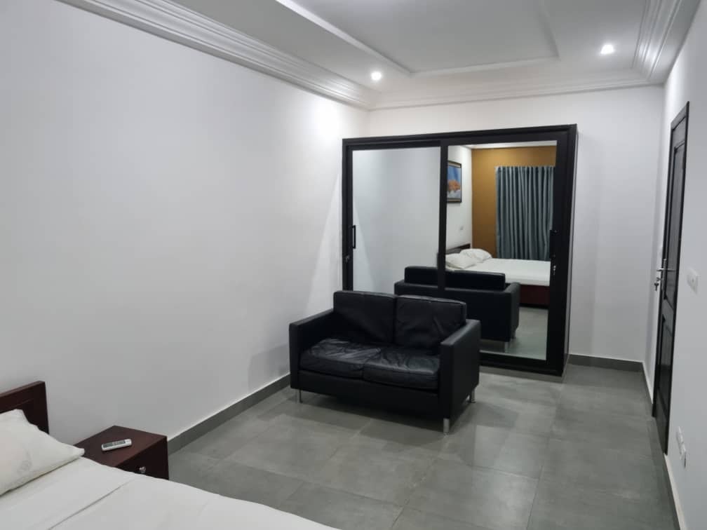 N° 5199 :
                            Appartement meublé à louer , Adidogome, Lome, Togo : 500 000 XOF/mois