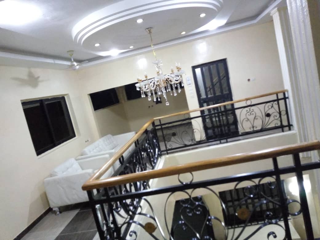 N° 5206 :
                            Villa à louer , Avepozo, Lome, Togo : 250 000 XOF/mois