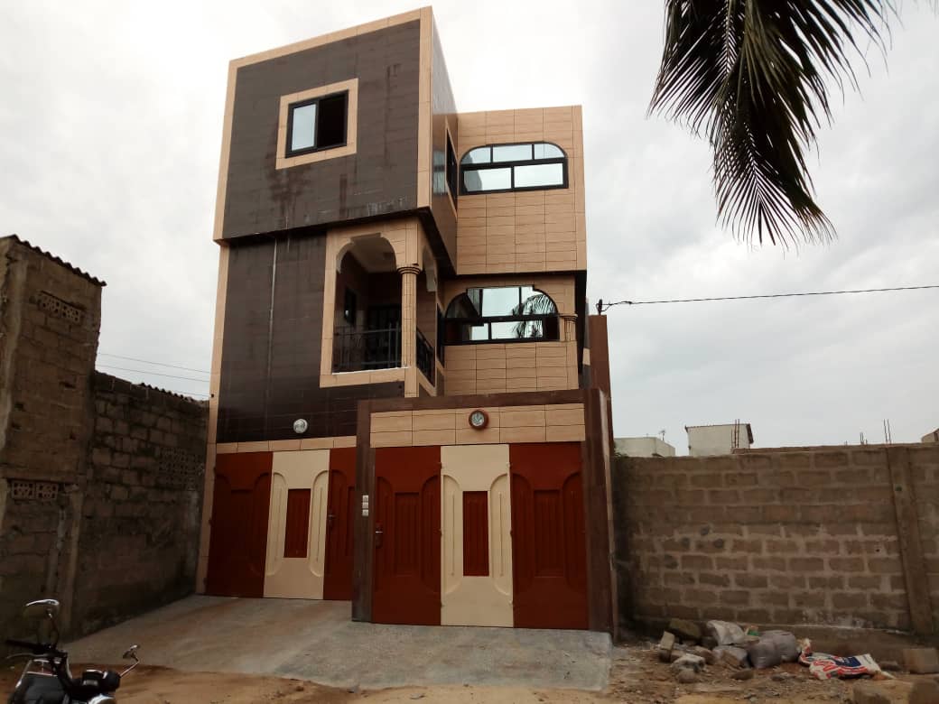 N° 5206 :
                            Villa à louer , Avepozo, Lome, Togo : 250 000 XOF/mois