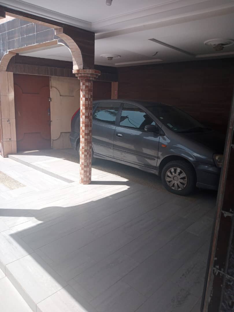 N° 5206 :
                            Villa à louer , Avepozo, Lome, Togo : 250 000 XOF/mois