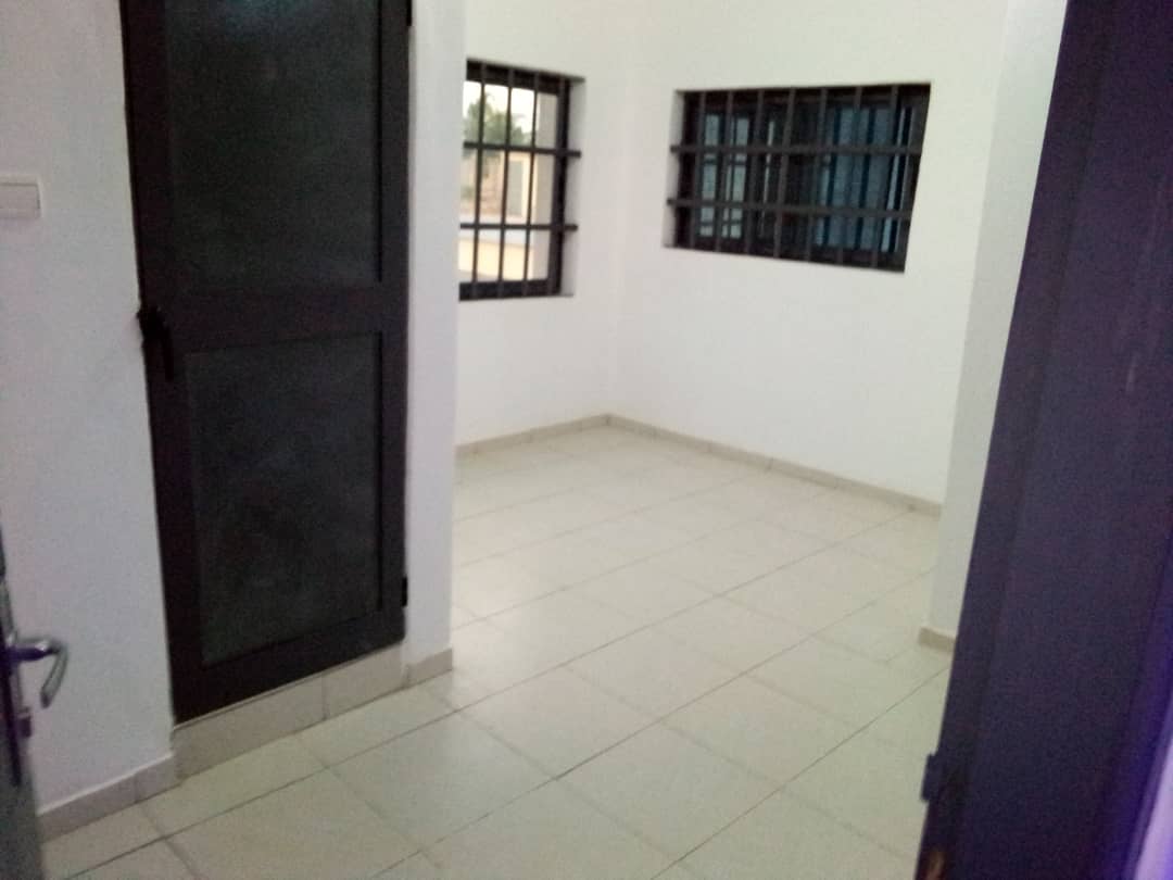 N° 5208 :
                            Appartement à louer , Agoe zossime, Lome, Togo : 70 000 XOF/mois