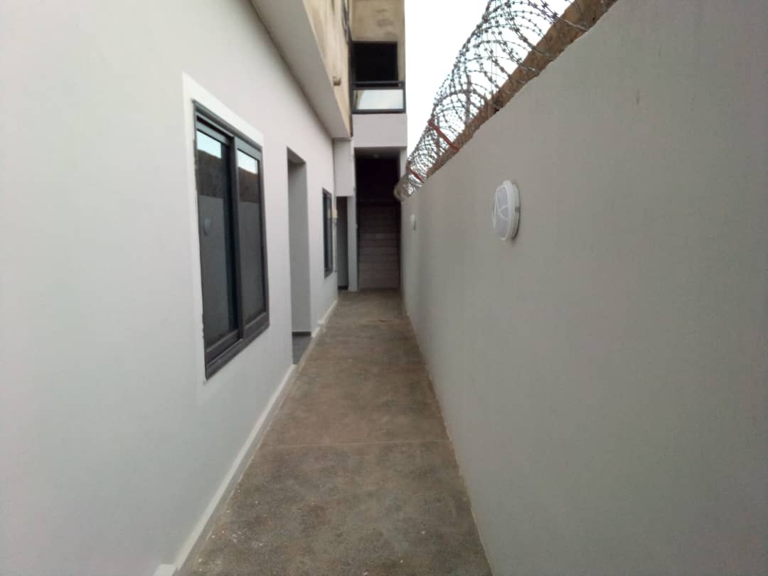 N° 5209 :
                            Chambre salon à louer , Agoe zossime, Lome, Togo : 45 000 XOF/mois