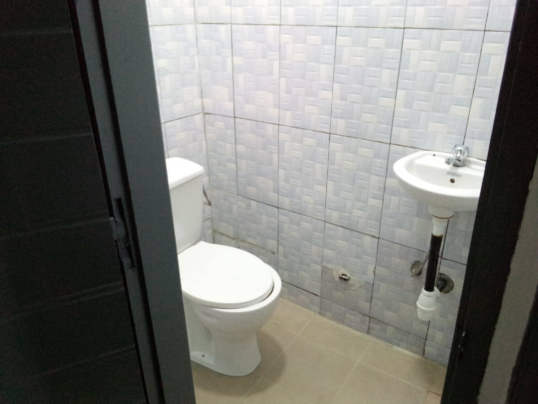N° 5209 :
                            Chambre salon à louer , Agoe zossime, Lome, Togo : 45 000 XOF/mois