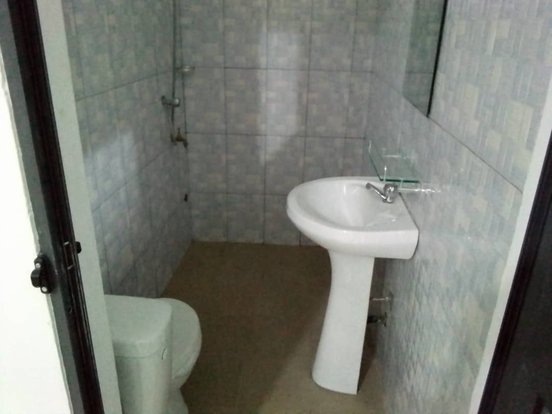 N° 5209 :
                            Chambre salon à louer , Agoe zossime, Lome, Togo : 45 000 XOF/mois