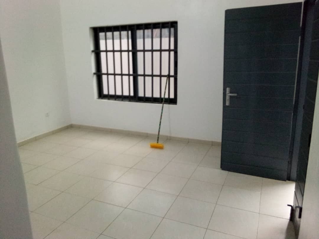 N° 5209 :
                            Chambre salon à louer , Agoe zossime, Lome, Togo : 45 000 XOF/mois