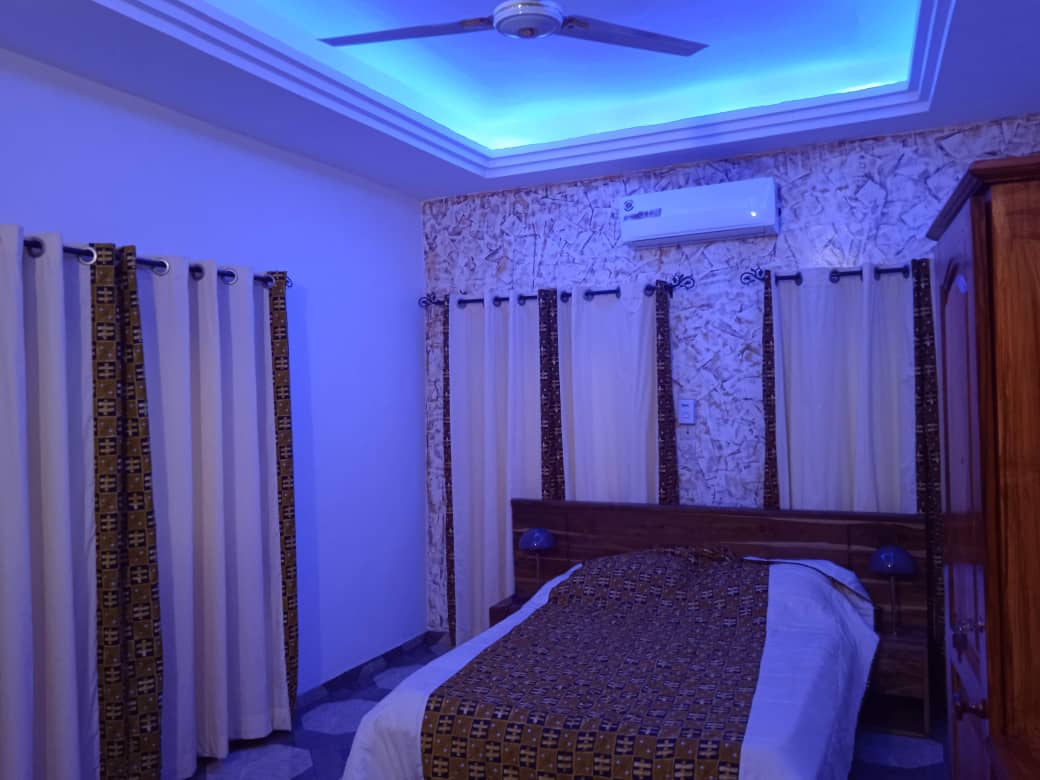 N° 5246 :
                            Appartement meublé à louer , Zanguera, Lome, Togo : 300 000 XOF/mois