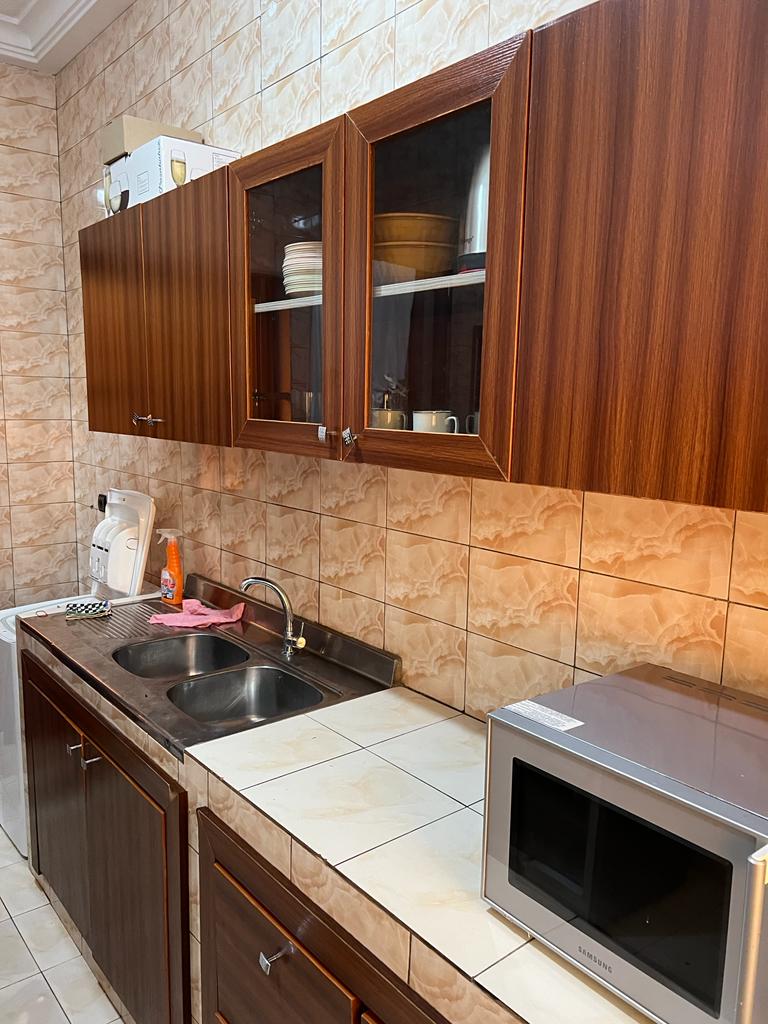 N° 5249 :
                            Appartement meublé à louer , Tokoin, Lome, Togo : 500 000 XOF/mois