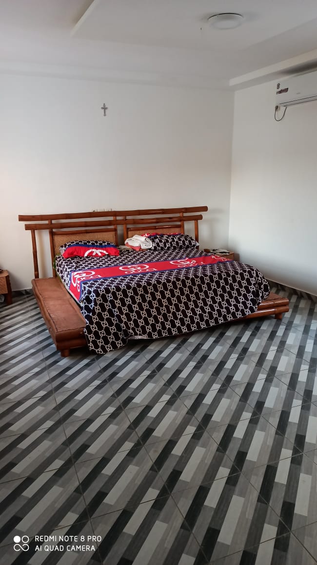 N° 5257 :
                            Villa meublée à louer , Agbavi, Lome, Togo : 500 000 XOF/mois