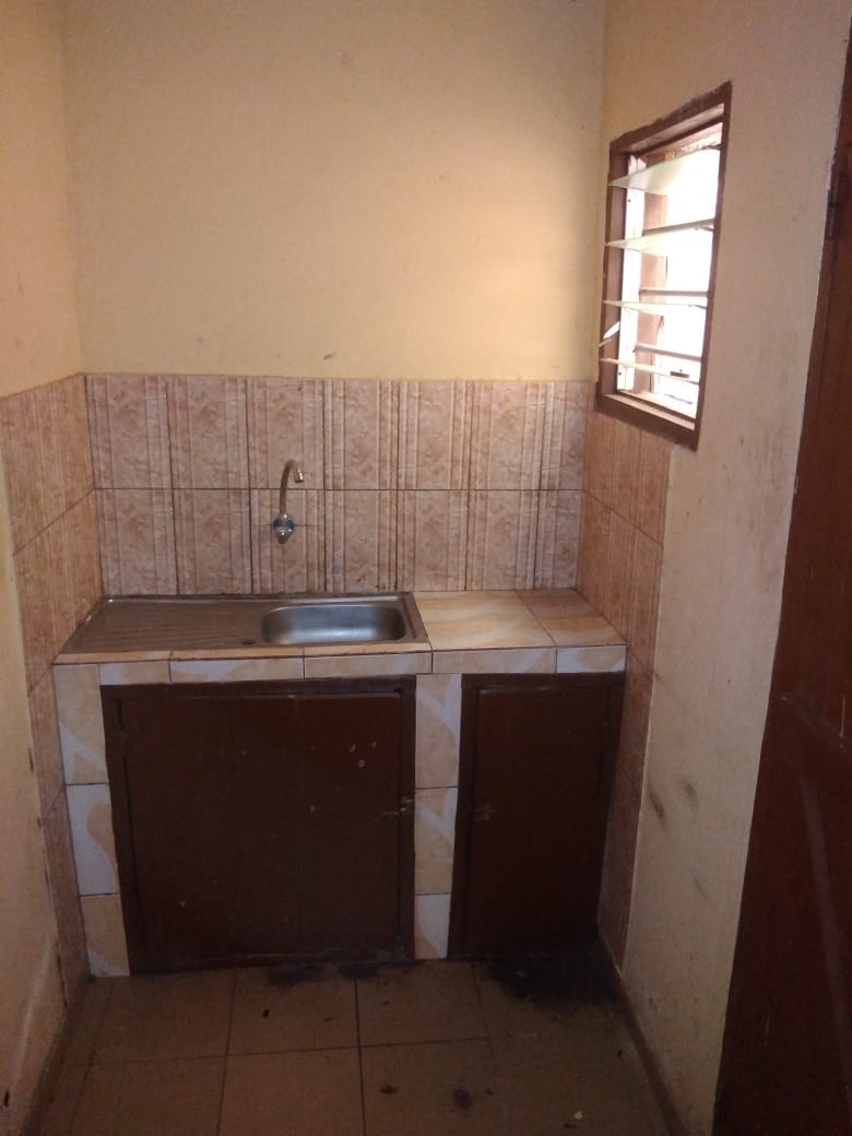 N° 5274 :
                            Chambre salon à louer , Attiegou, Lome, Togo : 45 000 XOF/mois