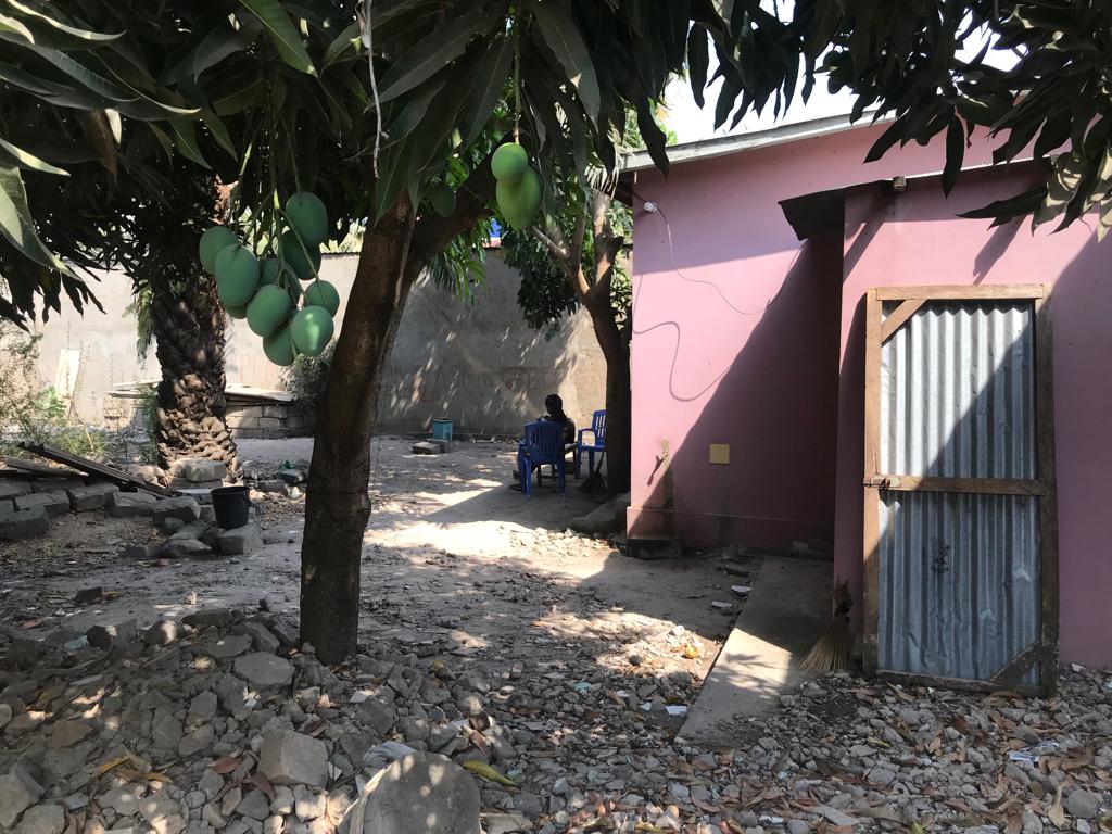 N° 5294 :
                            Terrain à vendre , Agbalepedo, Lome, Togo : 37 000  000 XOF/vie